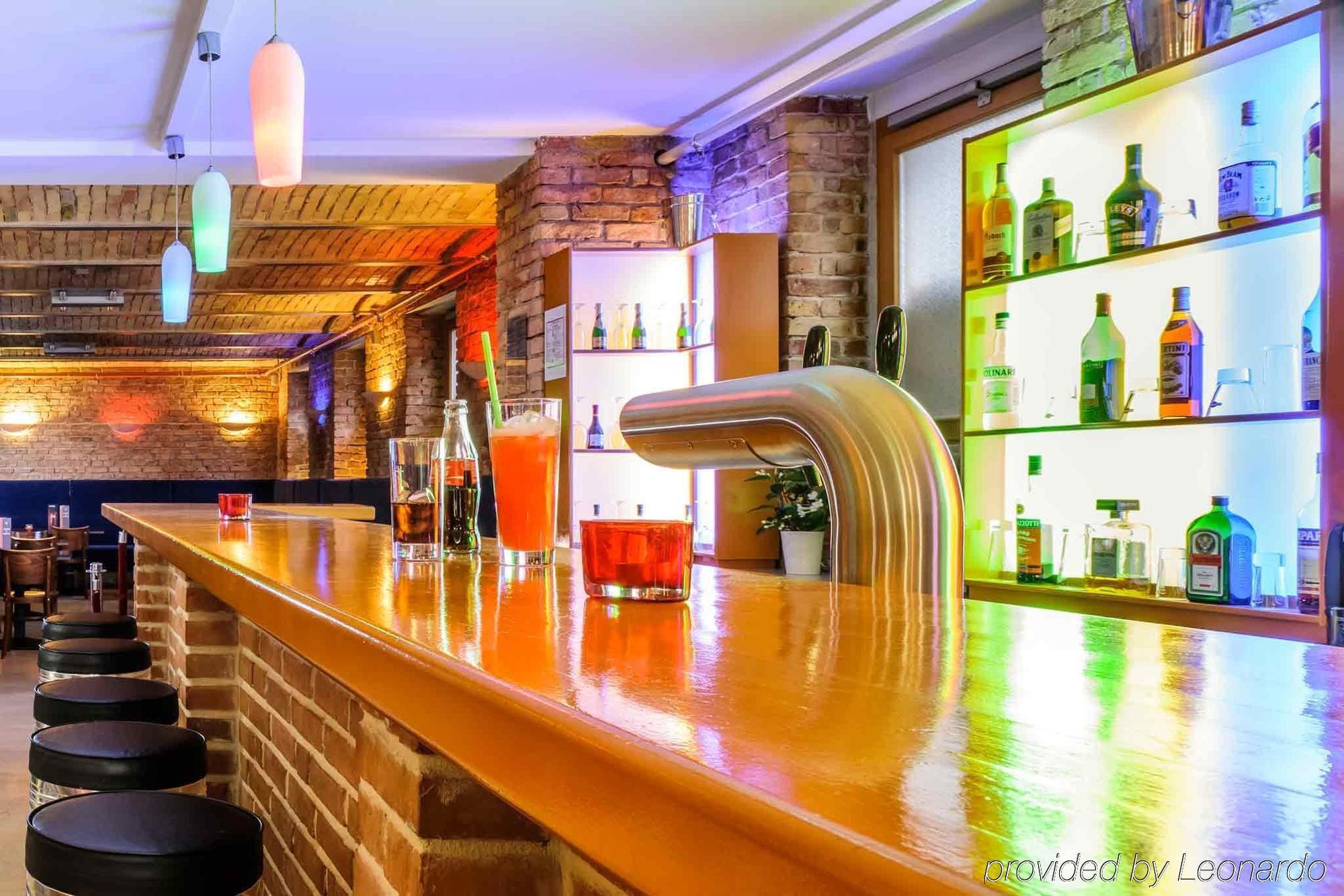 Ibis Styles Berlin City Ost Restaurant photo
