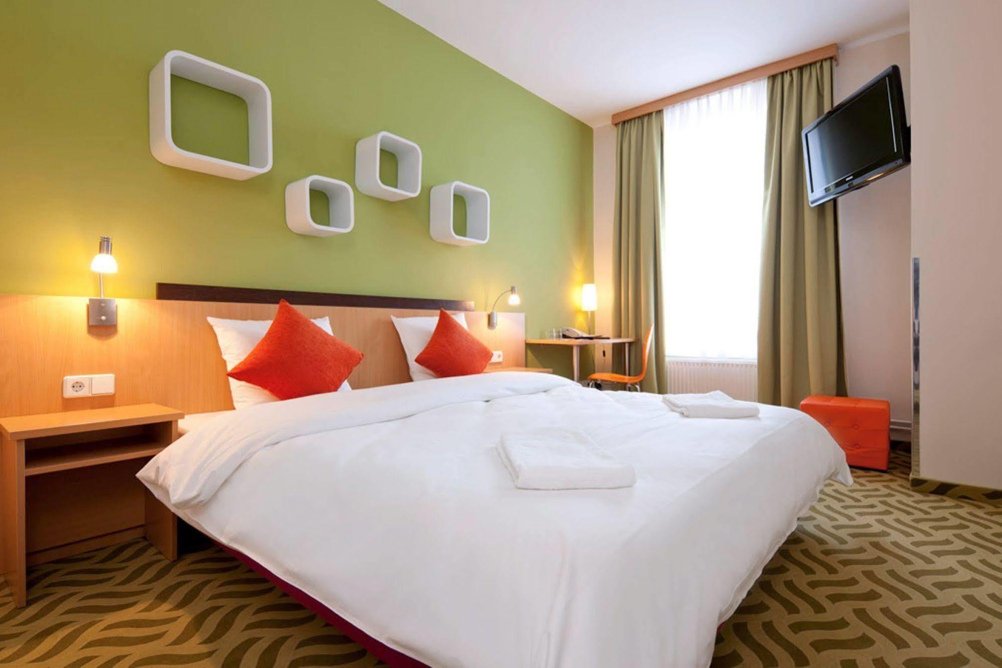 Ibis Styles Berlin City Ost Exterior photo