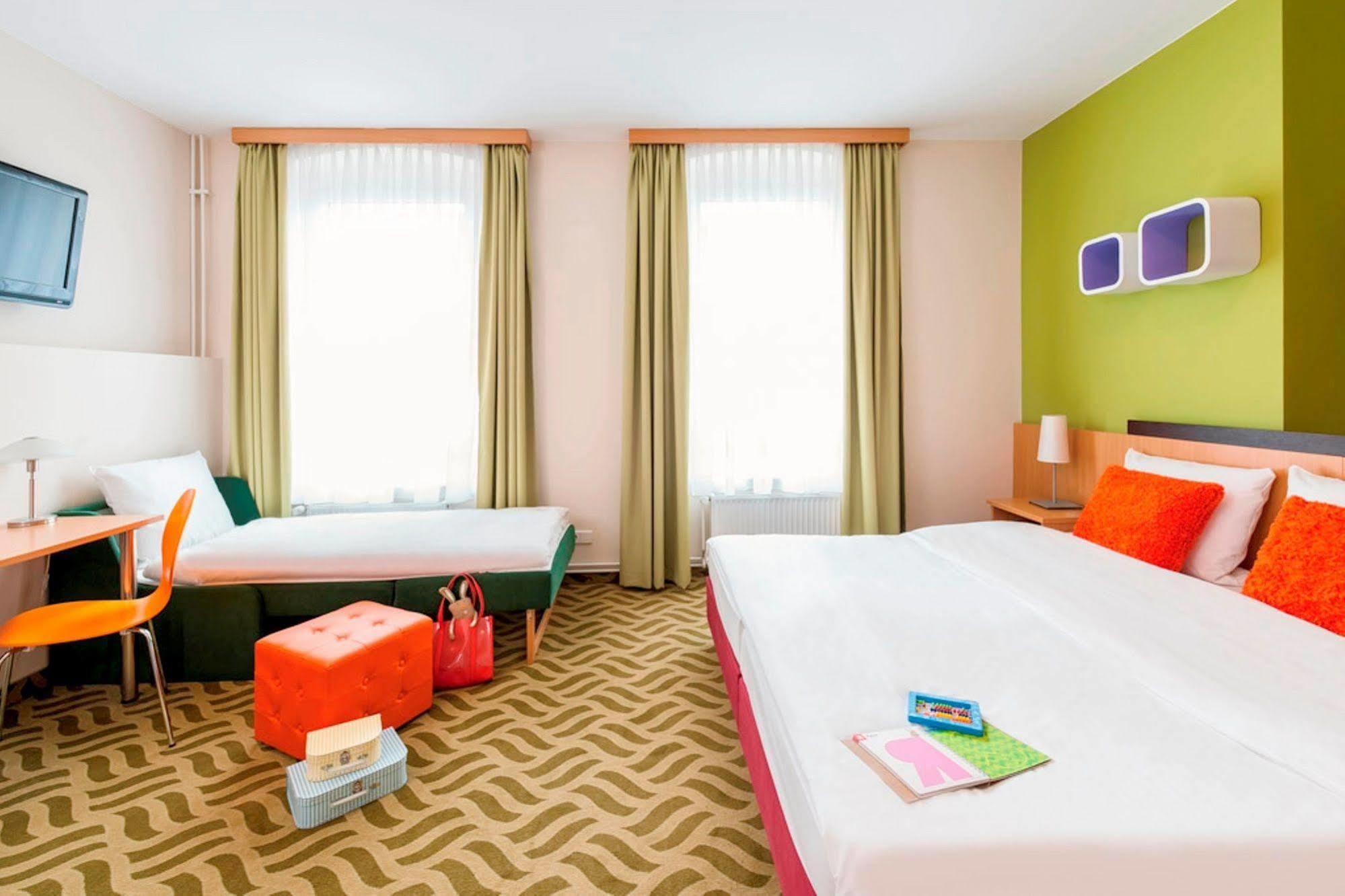 Ibis Styles Berlin City Ost Room photo